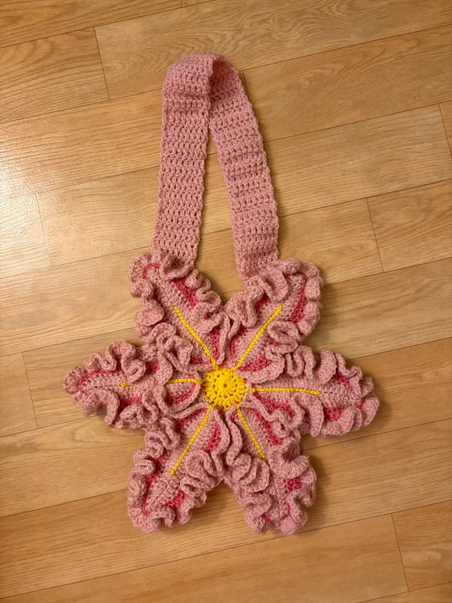 Sac fleur rose au crochet avec bandoulière